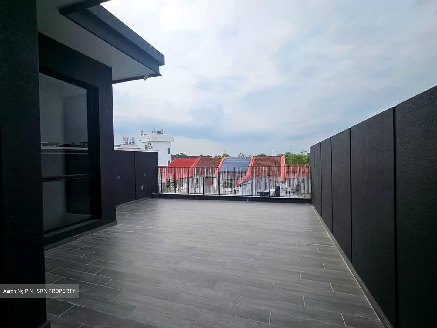 Loyang Besar Close (D17), Terrace #610228361